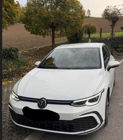 Volkswagen Golf 1.4 TSI DSG GTE GTE – photo 1 of 14