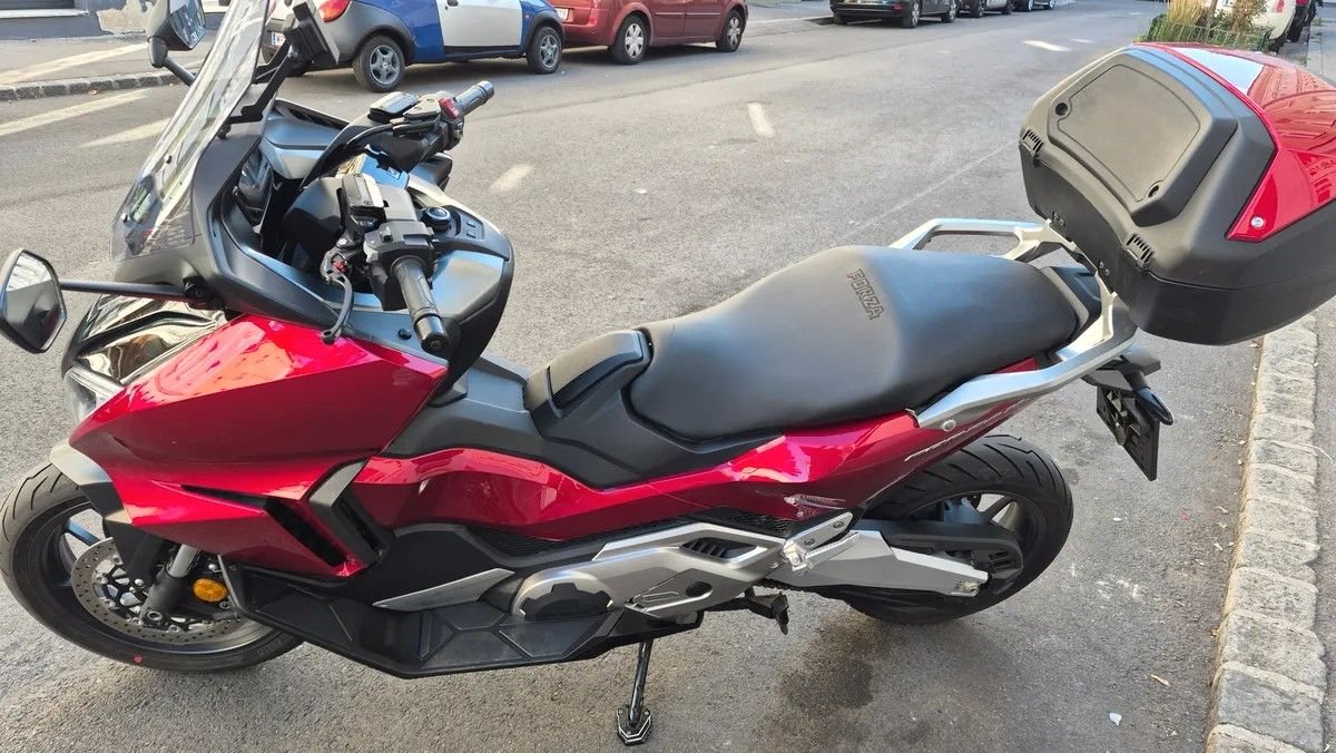 Honda Forza 750 – Foto 1 von 4